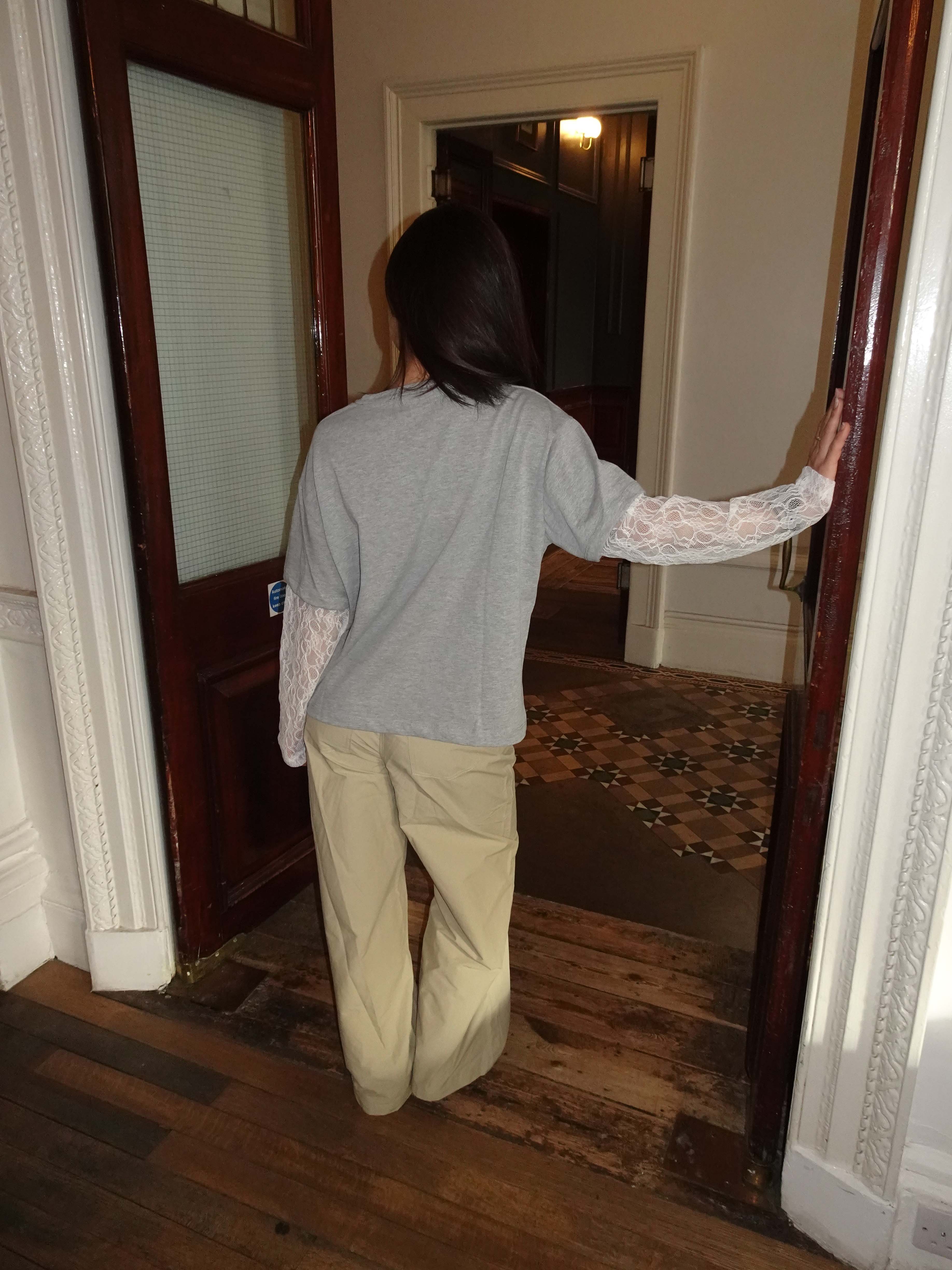 Tulsa t-shirt with lace sleeves - Grey/white 3 Tulsa t-shirt with lace sleeves - Grey/white