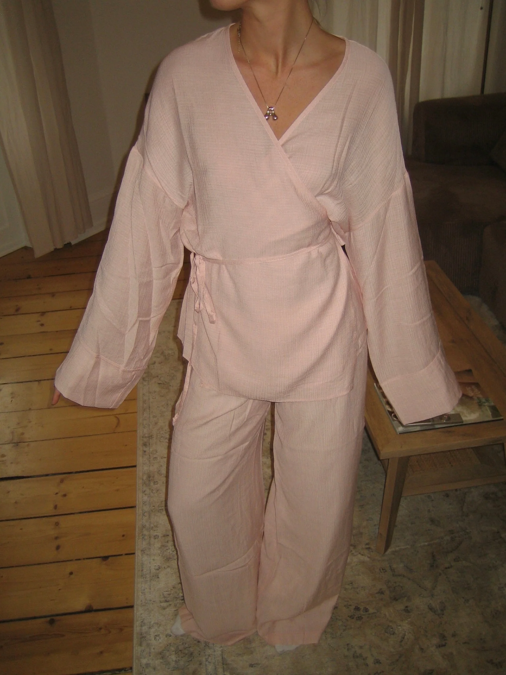 Rikki blouse with tie detail - Light pink 2 Rikki blouse with tie detail - Light pink