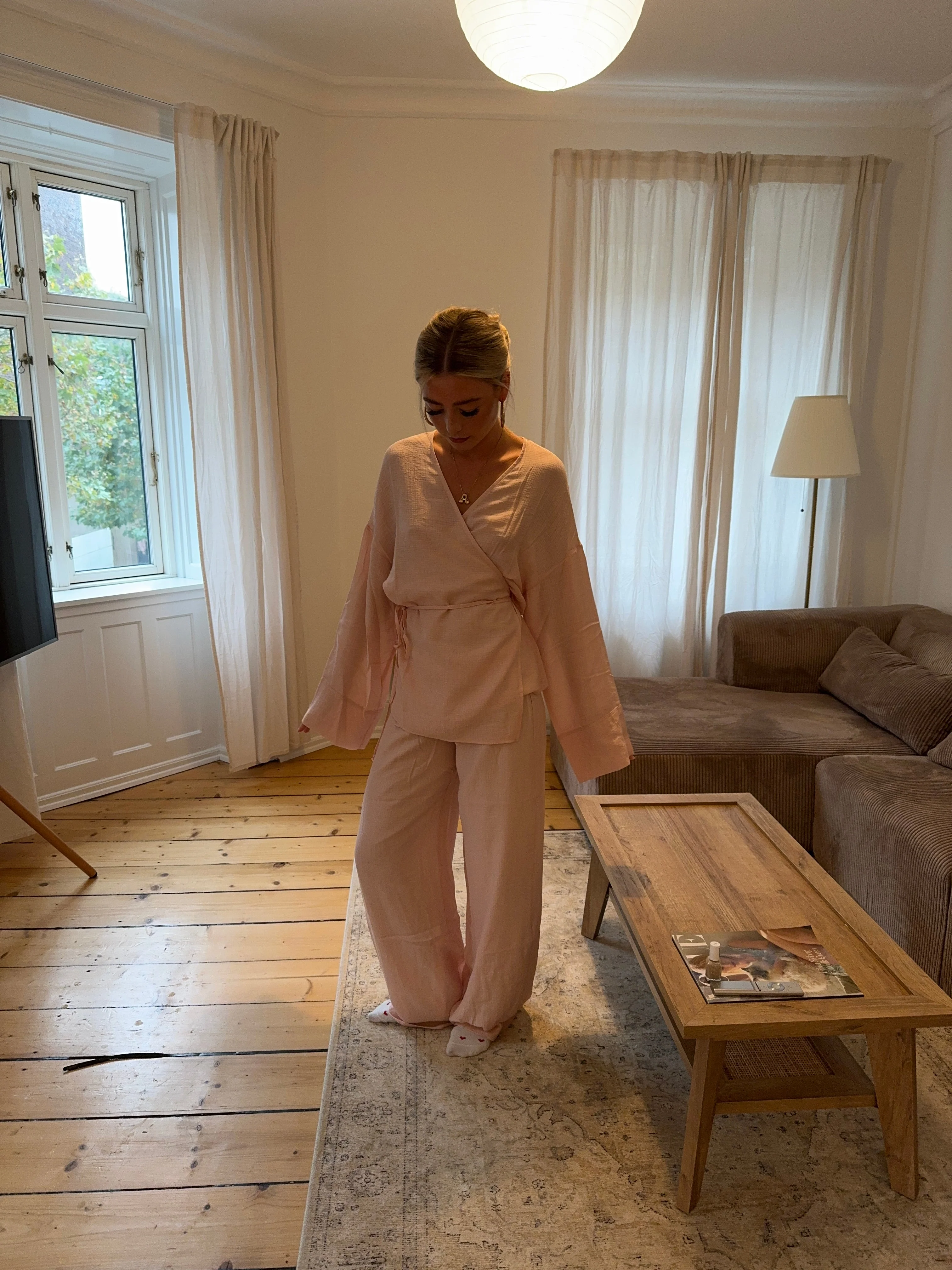Rikki blouse with tie detail - Light pink 9 Rikki blouse with tie detail - Light pink