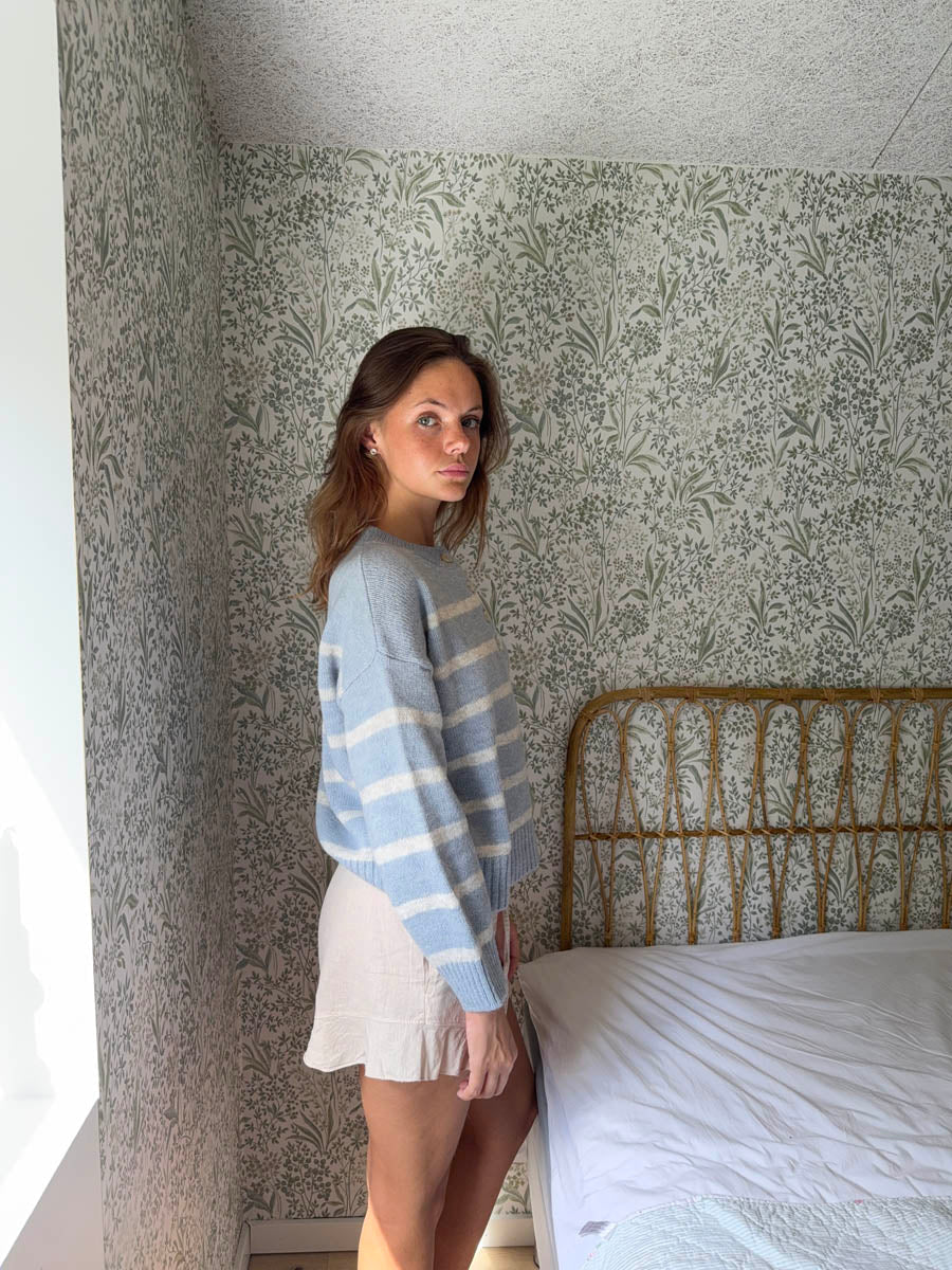 Evelisse knit with buttons - Light blue/white 5 Evelisse knit with buttons - Light blue/white