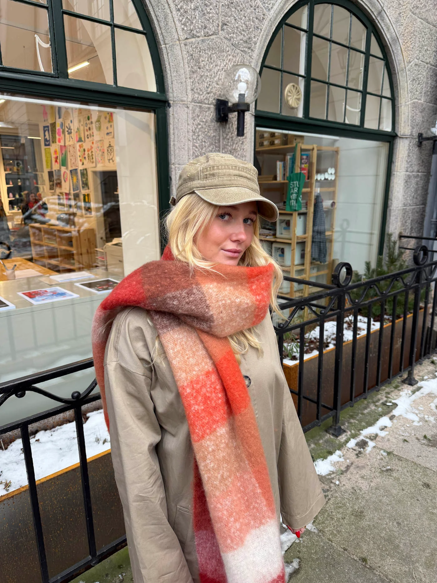 Gale scarf - Red/brown/white 2 Gale scarf - Red/brown/white