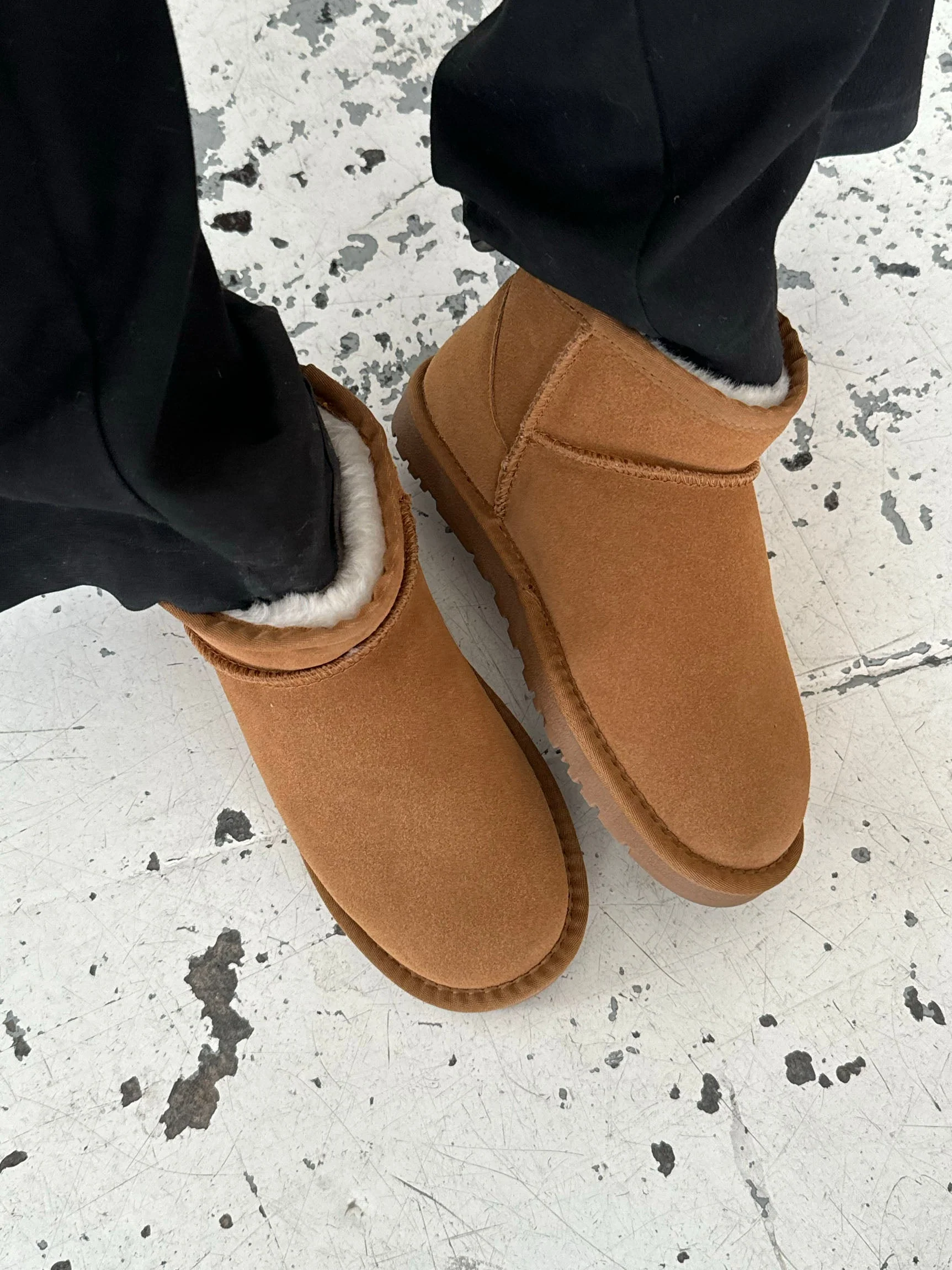 Malabo teddy boots short - Camel 6 Malabo teddy boots short - Camel