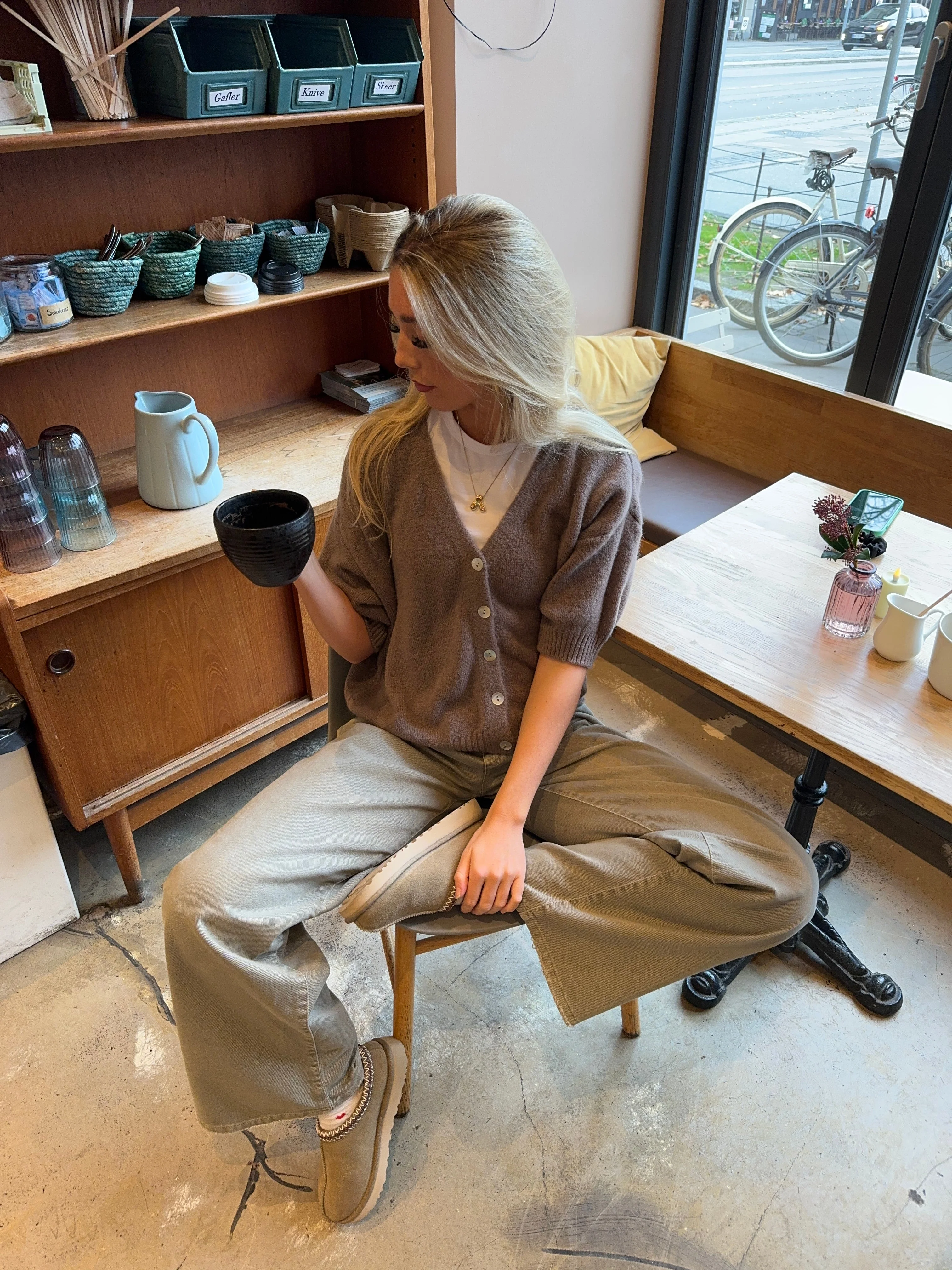Sakura short-sleeve cardigan - Brown 9 Sakura short-sleeve cardigan - Brown