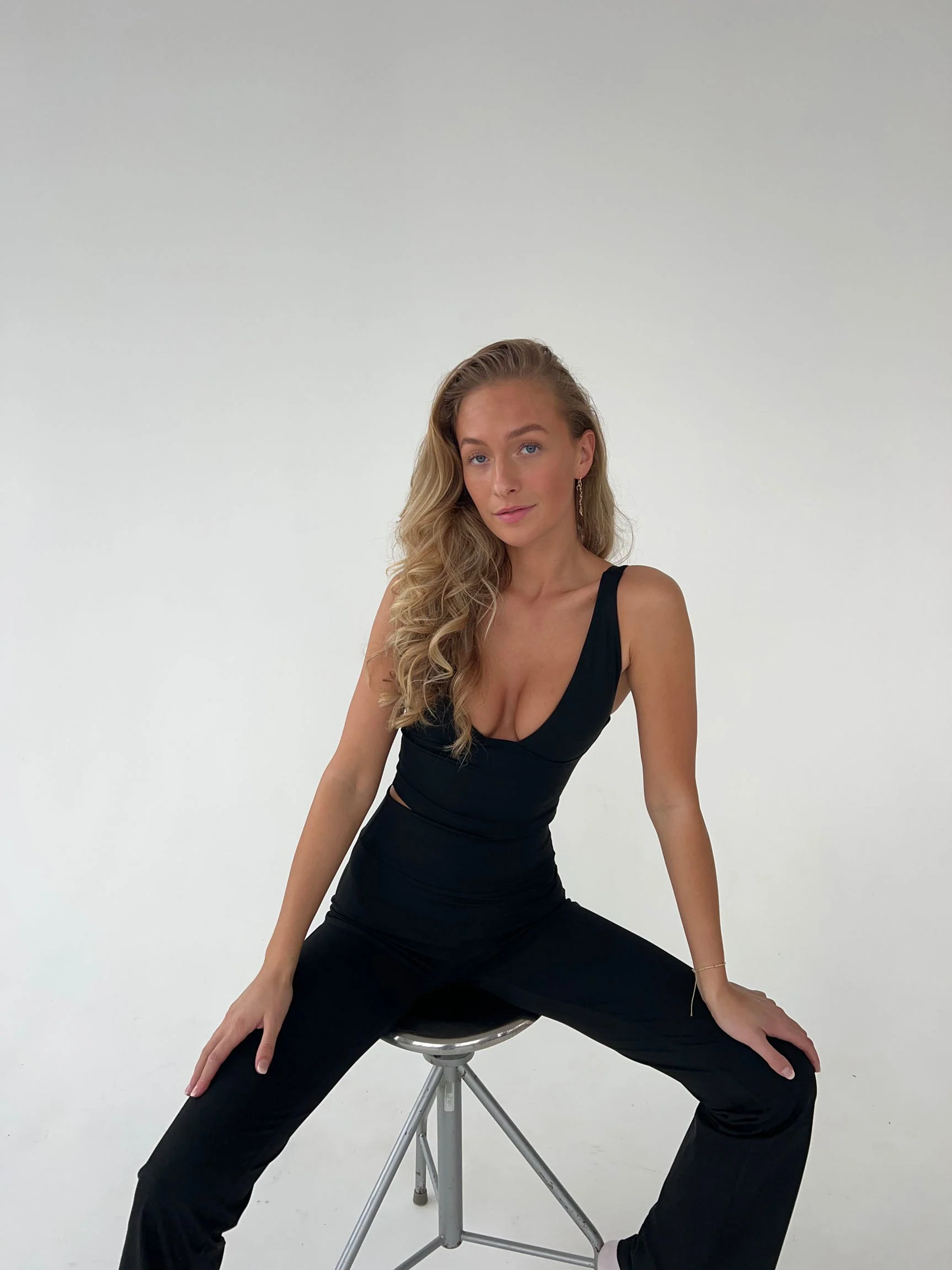 Ultimate v-neck top - Jet Black 9 Ultimate v-neck top - Jet Black