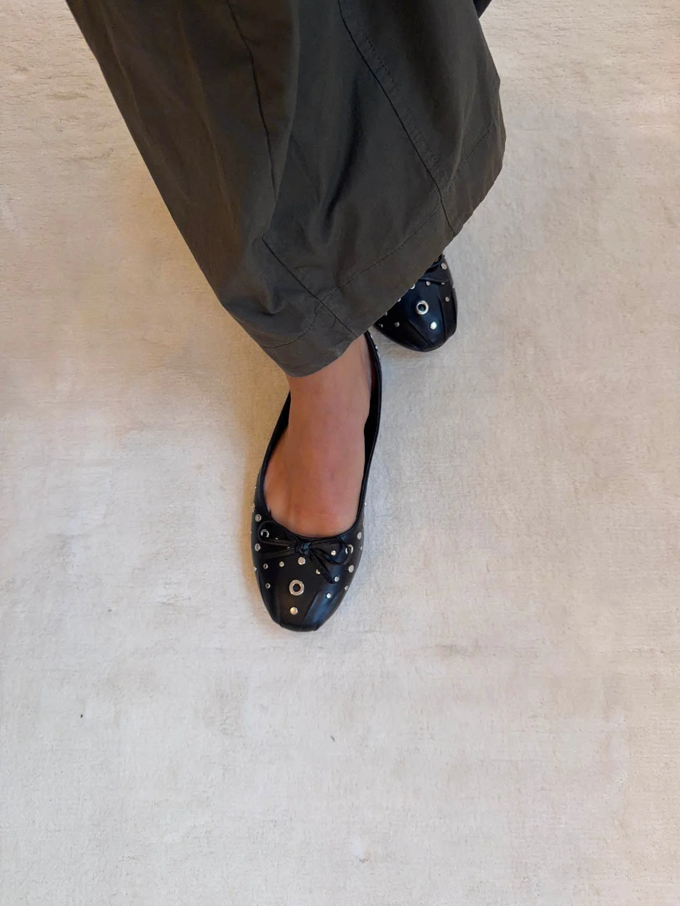 Katarine ballerinas with stud details - Black 11 Katarine ballerinas with stud details - Black