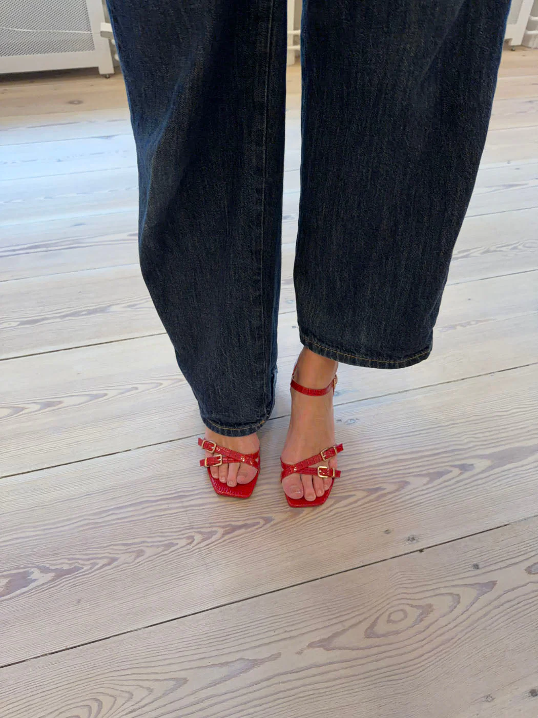 Katianna heels with buckle details – Red 10 Katianna heels with buckle details – Red