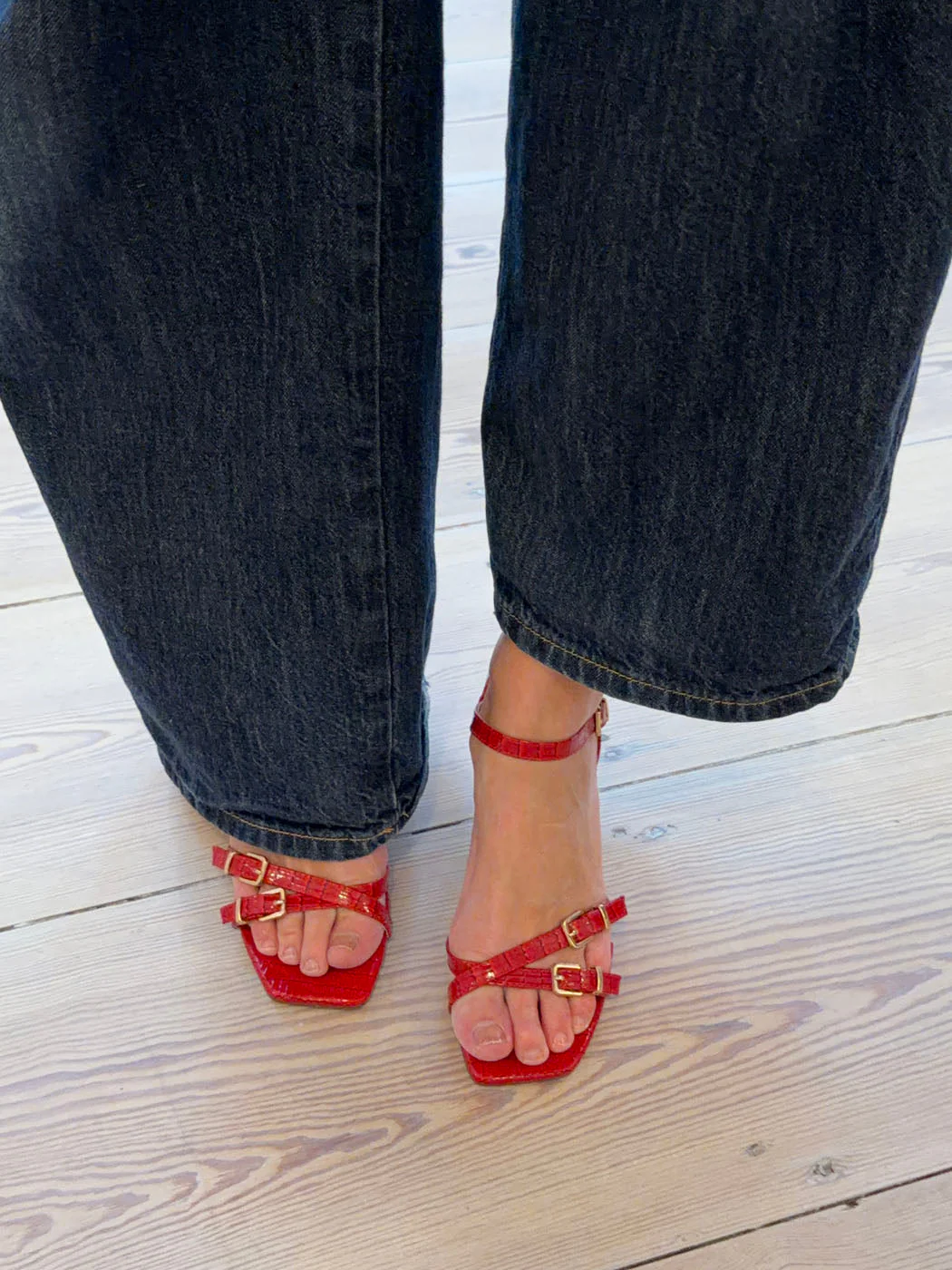Katianna heels with buckle details – Red 3 Katianna heels with buckle details – Red