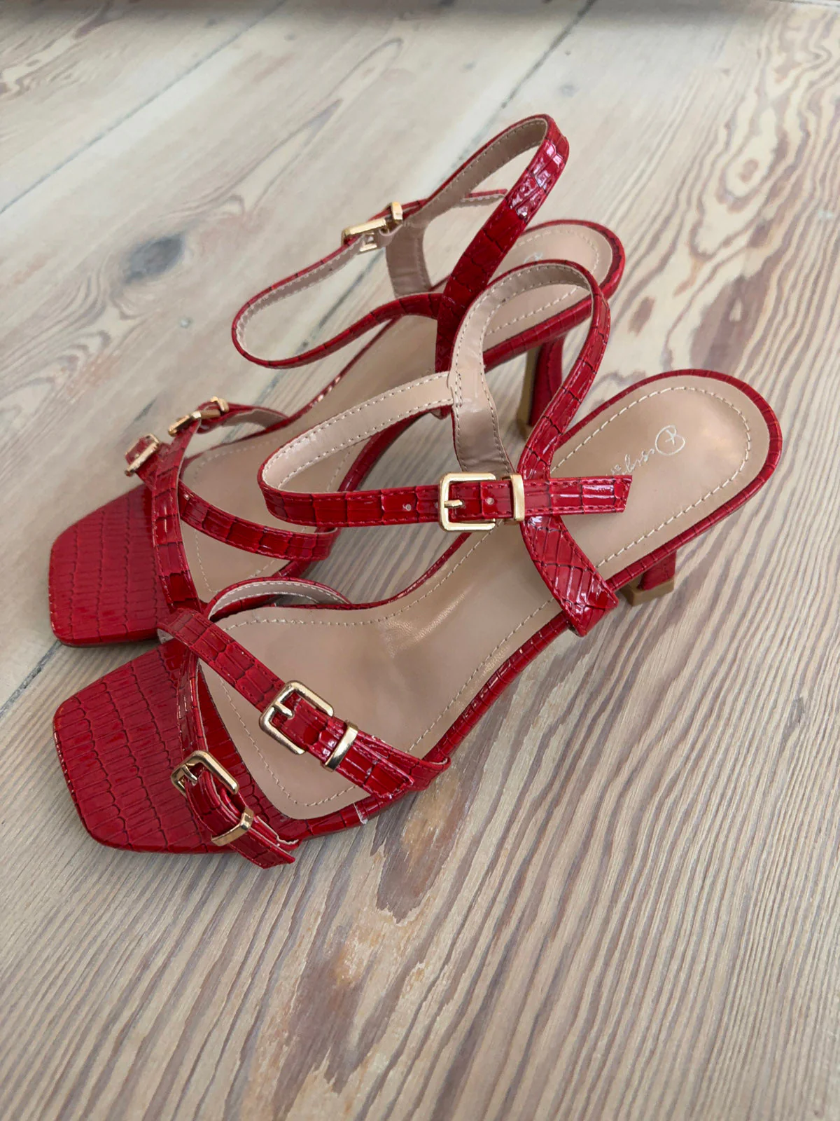 Katianna heels with buckle details – Red 7 Katianna heels with buckle details – Red