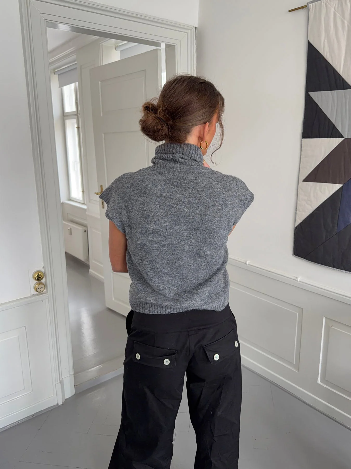 Linua vest with turtleneck - Grey 3 Linua vest with turtleneck - Grey