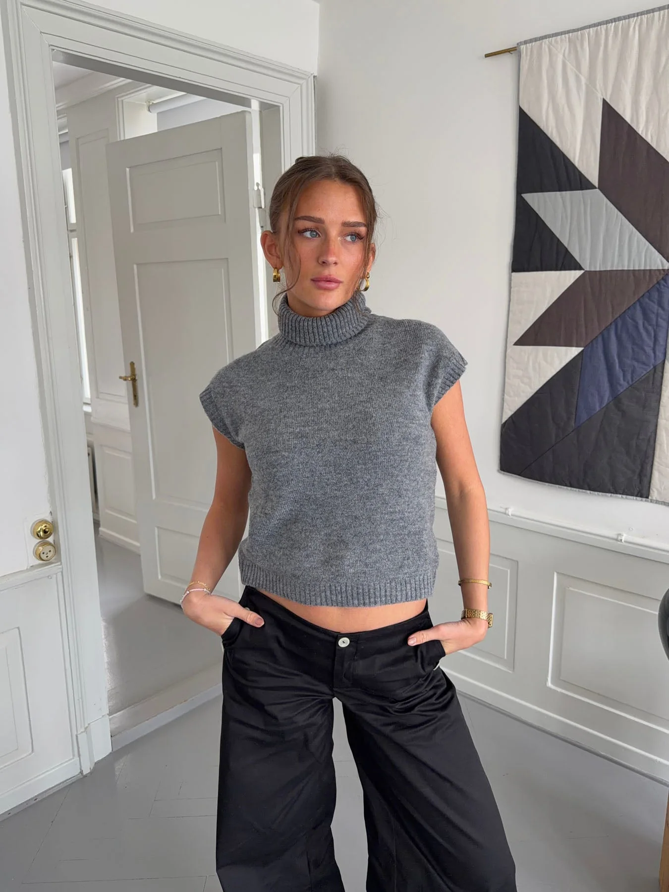 Linua vest with turtleneck - Grey 7 Linua vest with turtleneck - Grey