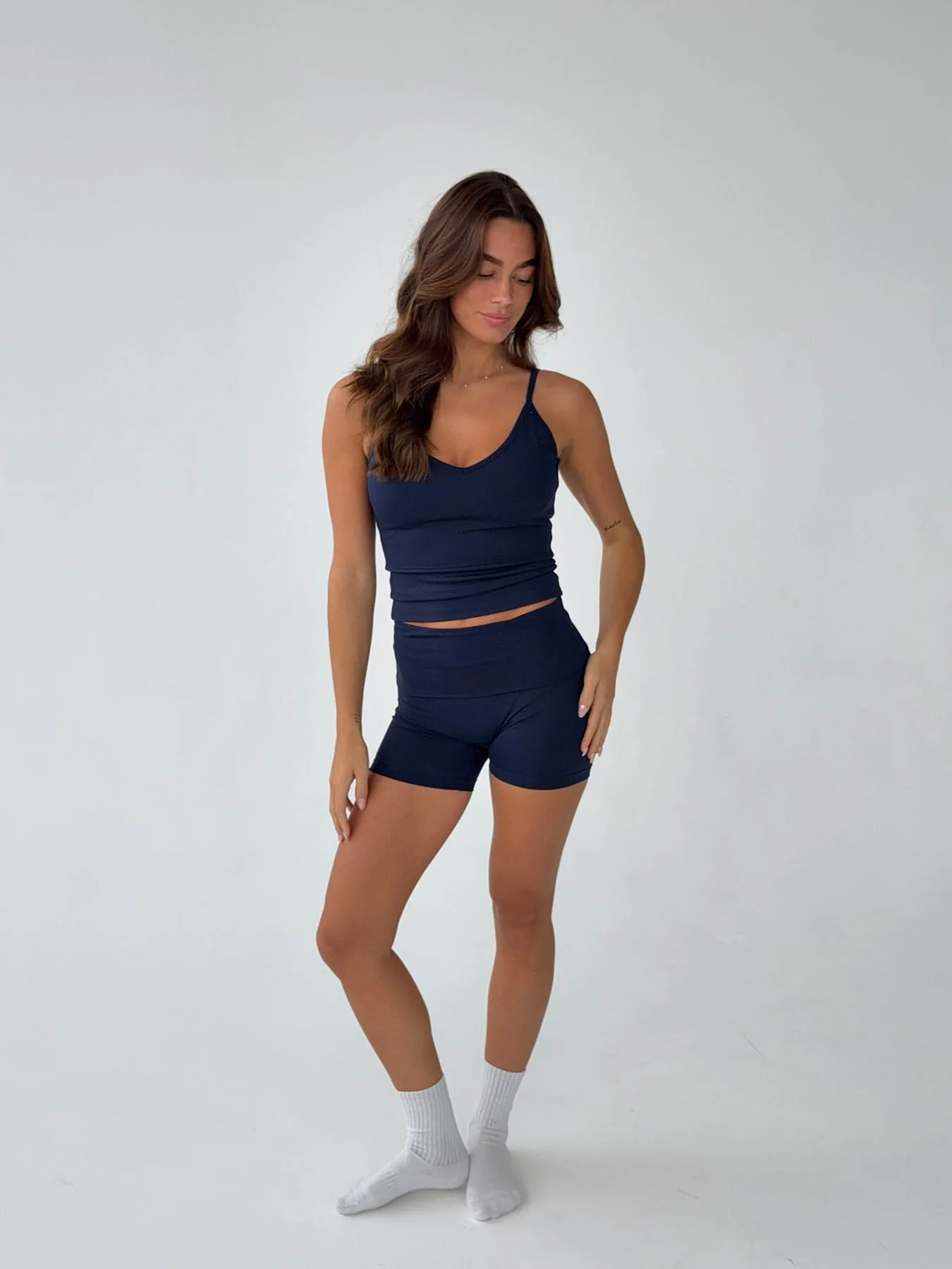 Lively v-neck tank top - Midnight 9 Lively v-neck tank top - Midnight