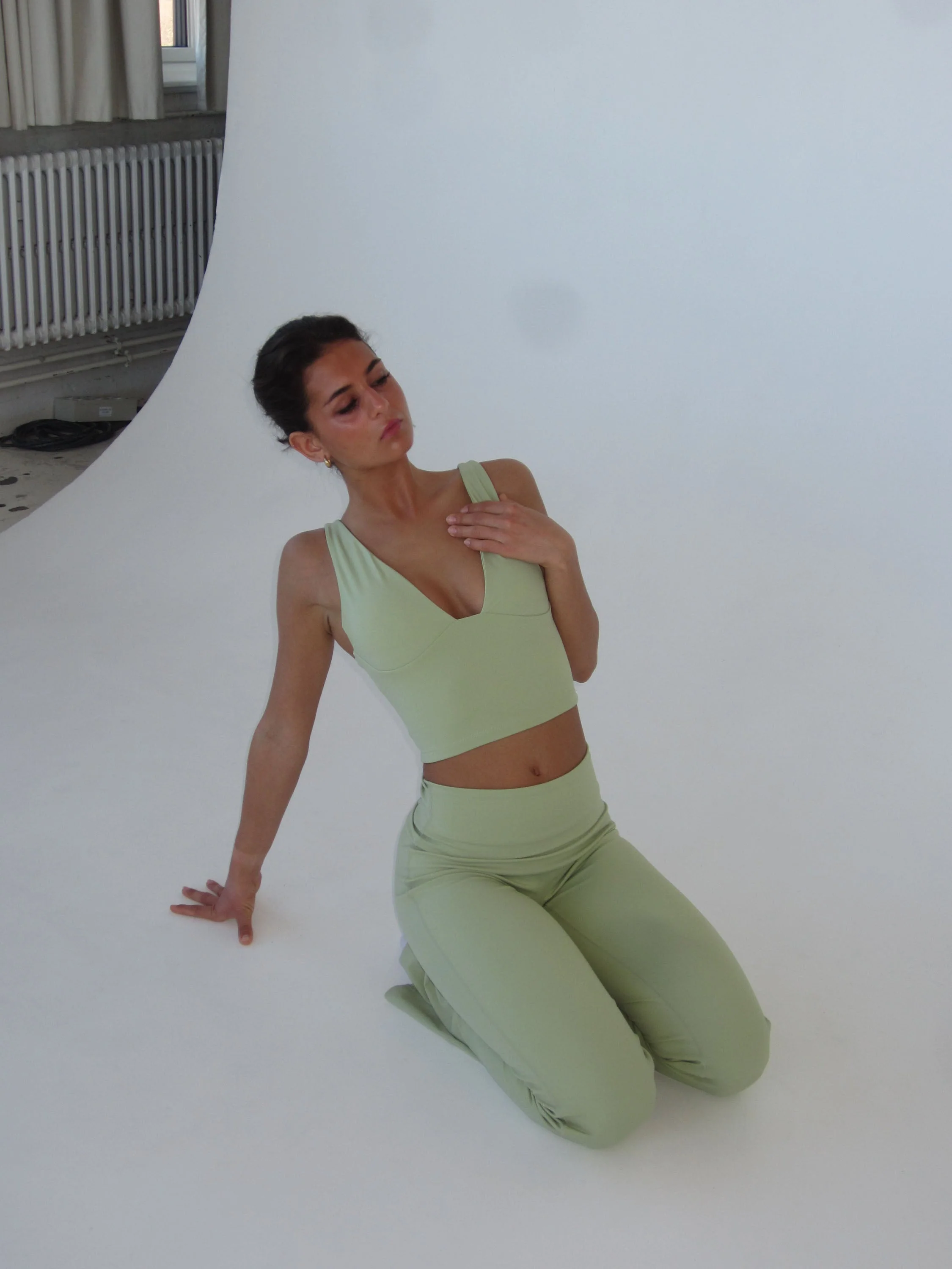 Ultimate v-neck top - Matcha 4 Ultimate v-neck top - Matcha
