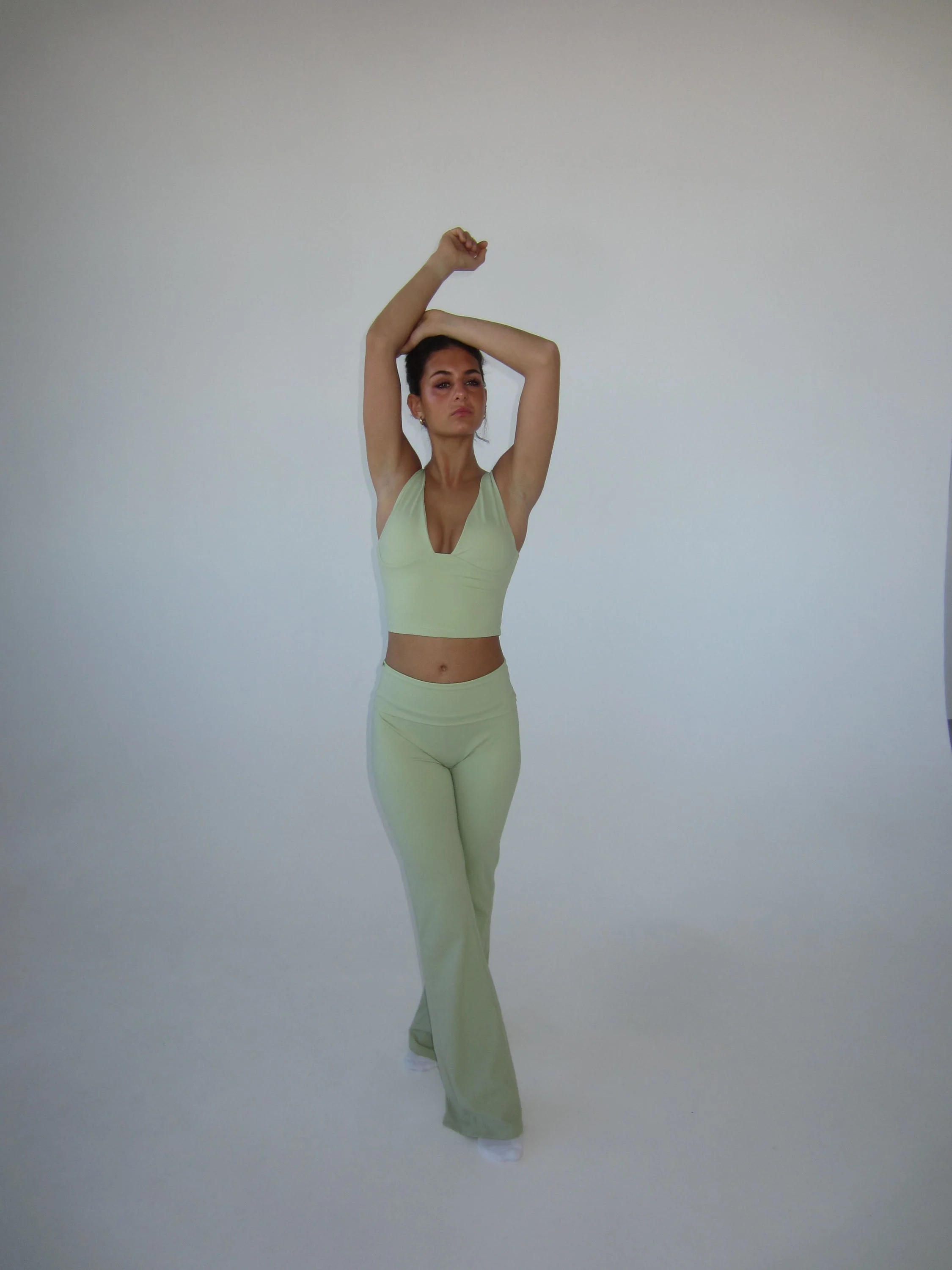 Ultimate v-neck top - Matcha 7 Ultimate v-neck top - Matcha
