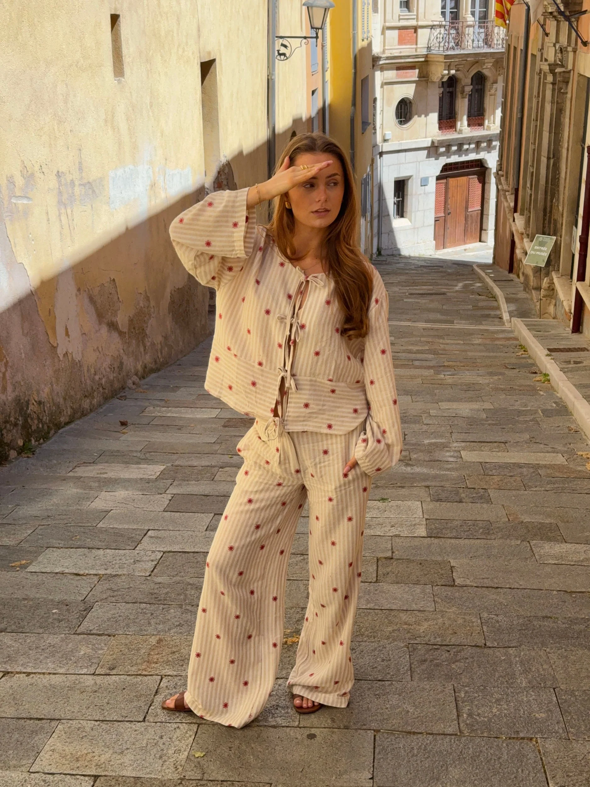 Mireille trousers with sun pattern – Beige/red 7 Mireille trousers with sun pattern – Beige/red