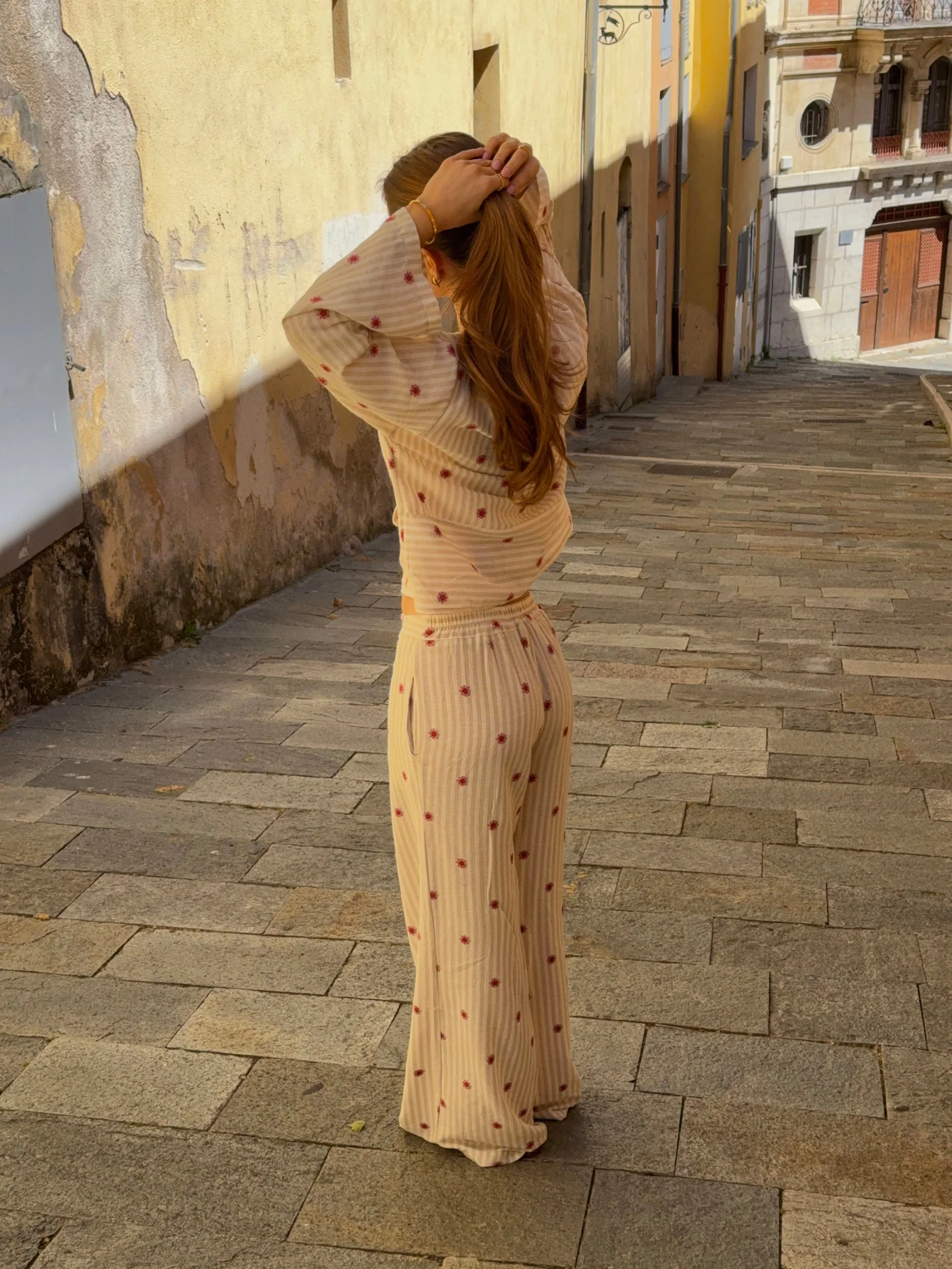 Mireille trousers with sun pattern – Beige/red 8 Mireille trousers with sun pattern – Beige/red