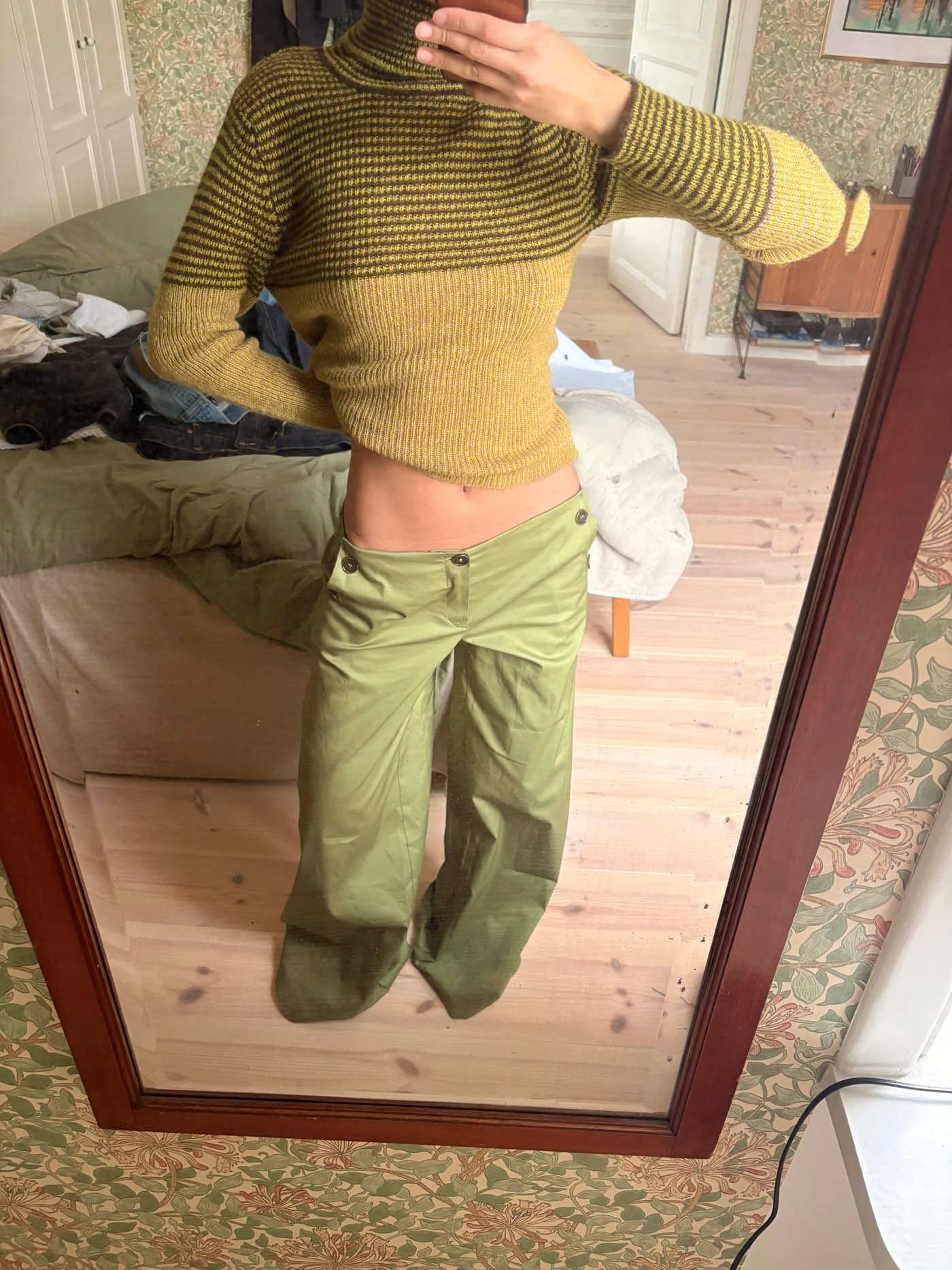 Maxim pants with buttons - Green 4 Maxim pants with buttons - Green