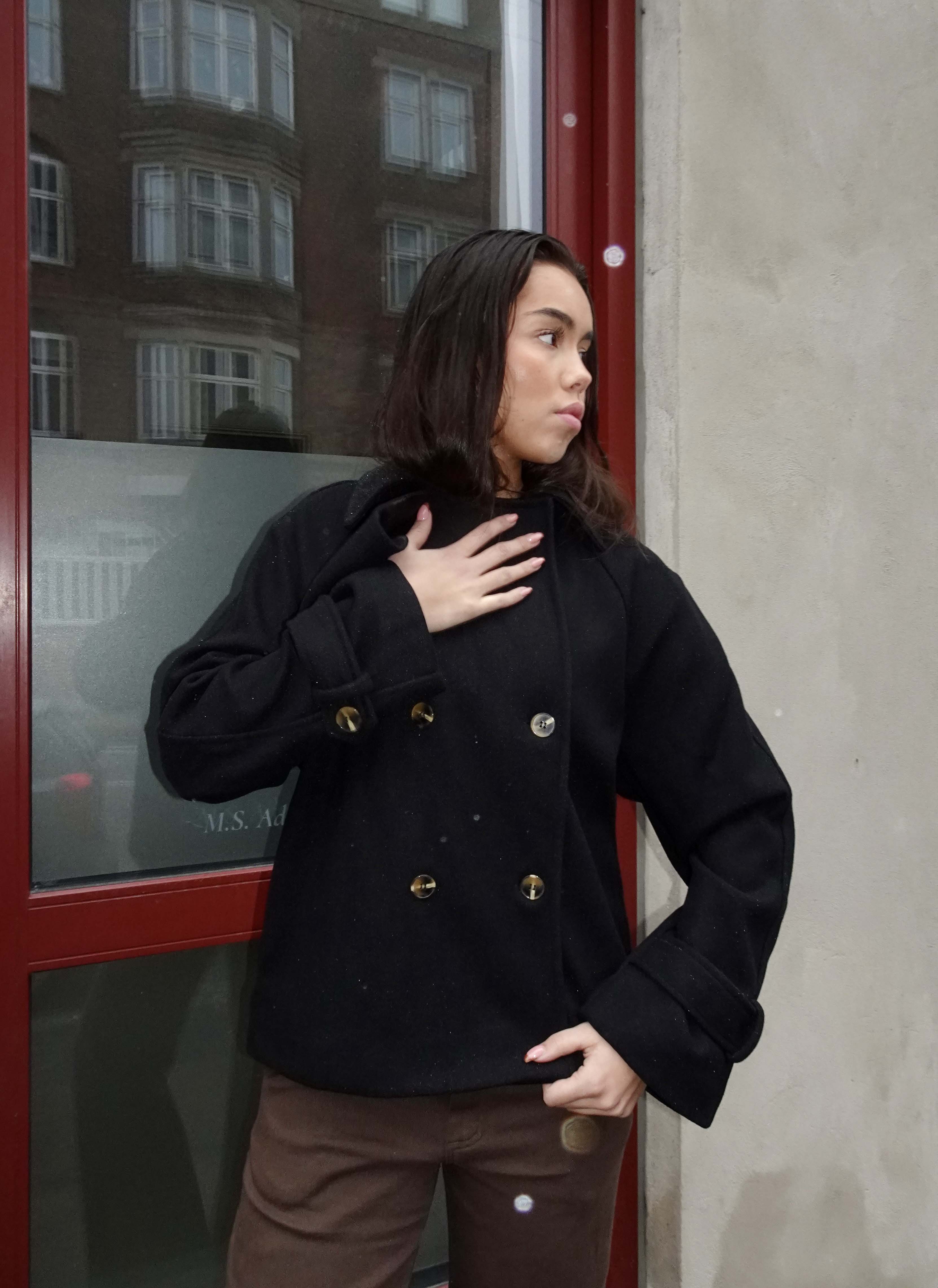 Partricia short trenchcoat - Black 1 Partricia short trenchcoat - Black