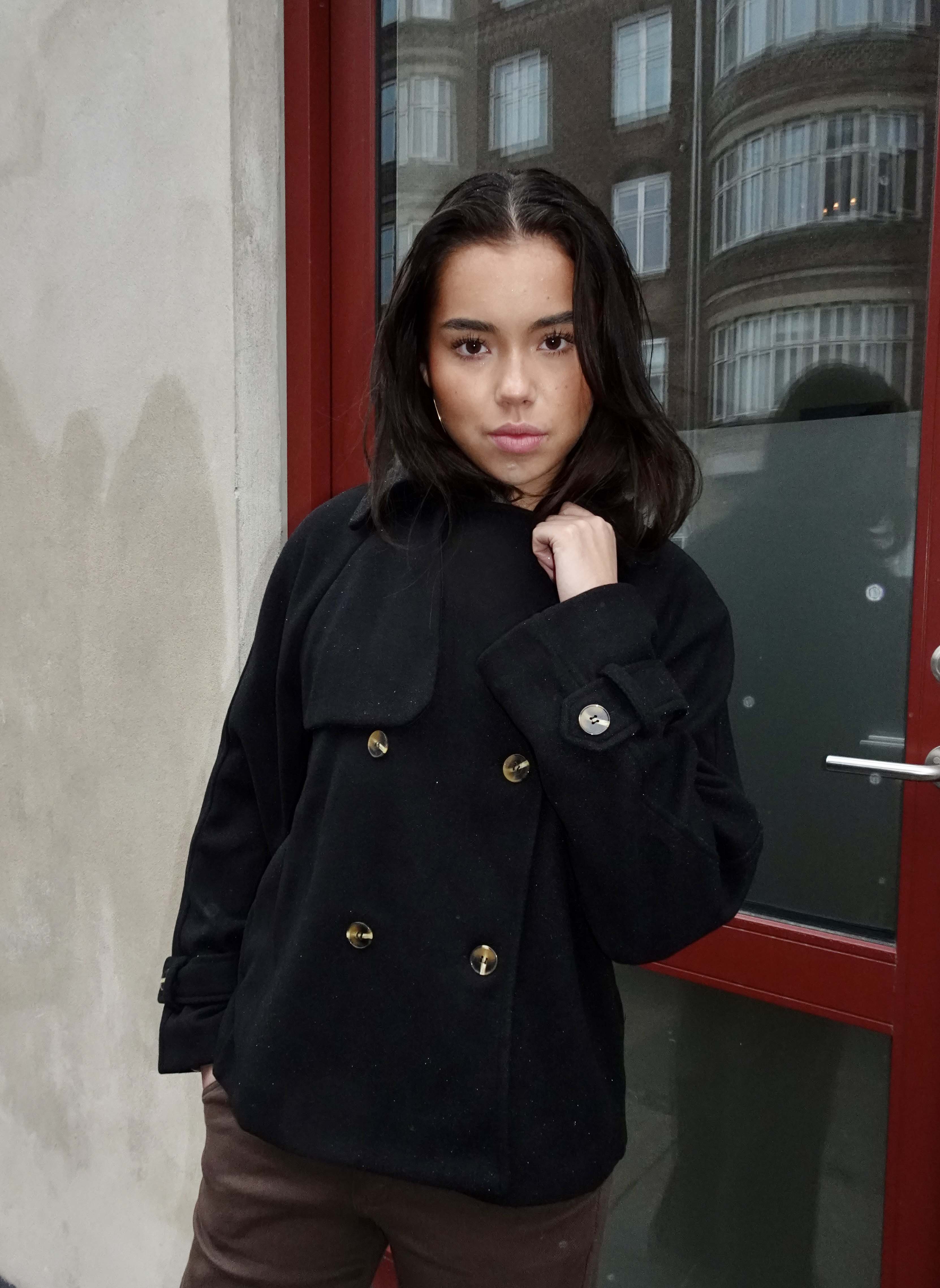 Partricia short trenchcoat - Black 4 Partricia short trenchcoat - Black