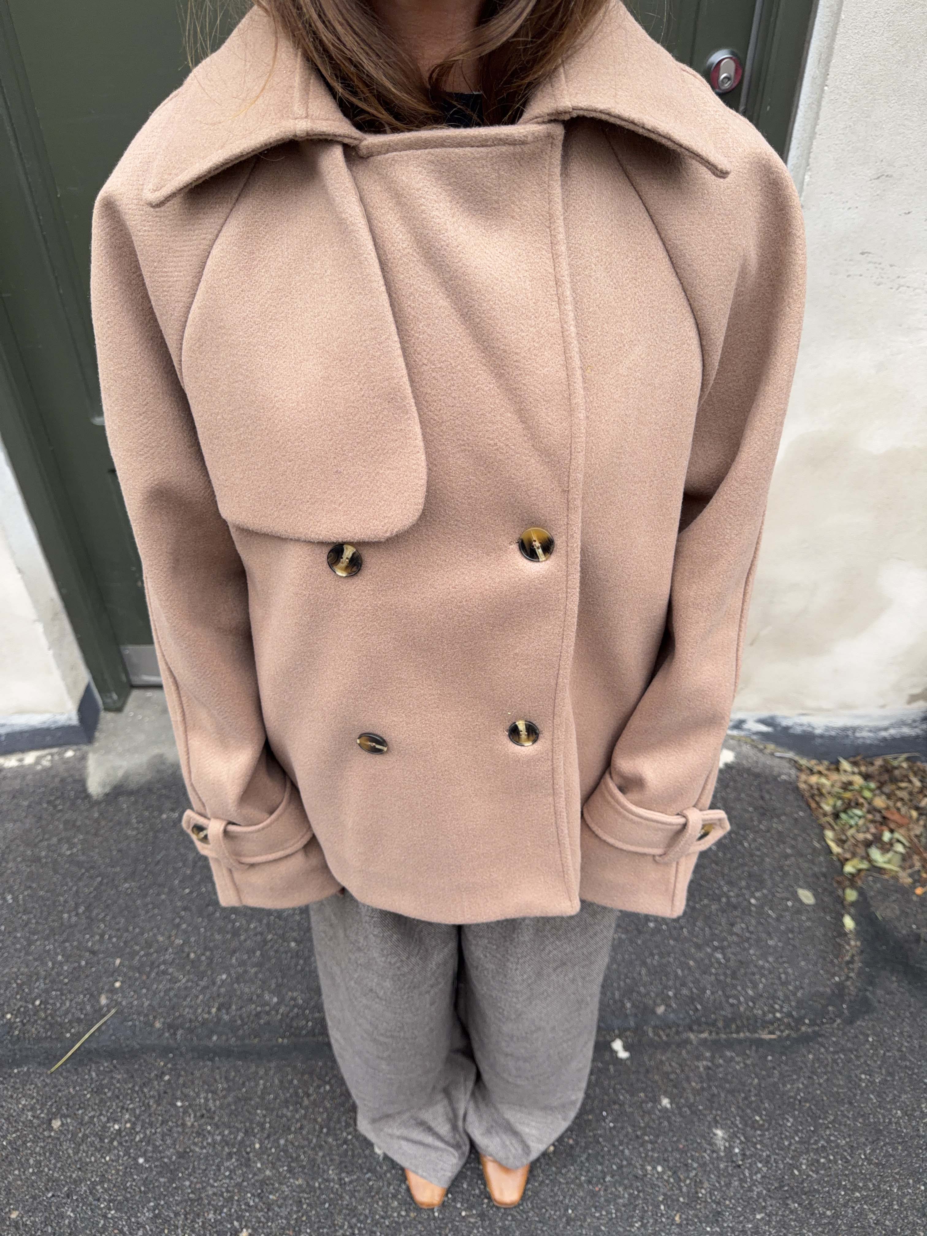 Patricia short trenchcoat - Beige 8 Patricia short trenchcoat - Beige