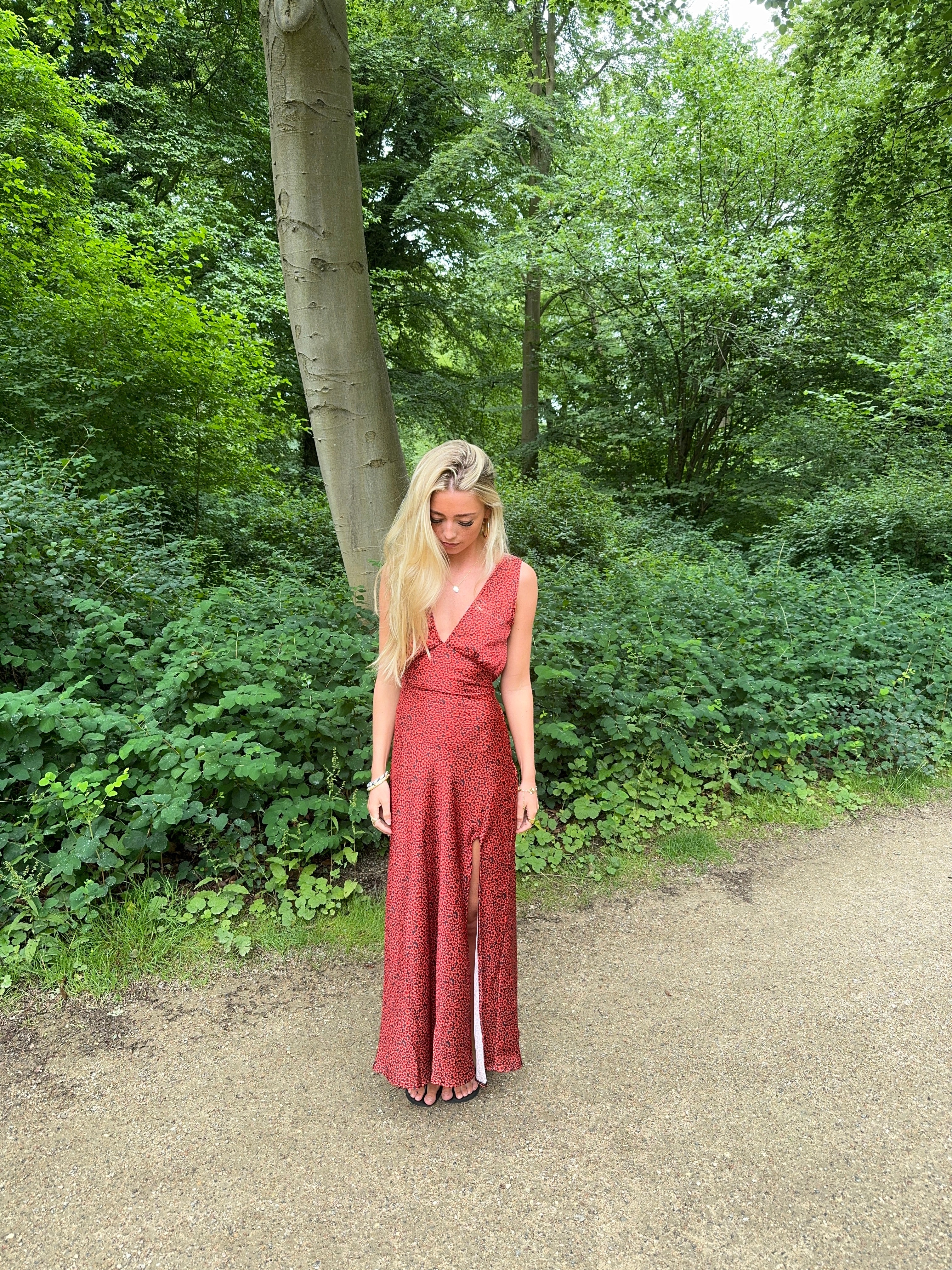 Marielle dress with flowers - Black/red 2 Marielle dress with flowers - Black/red